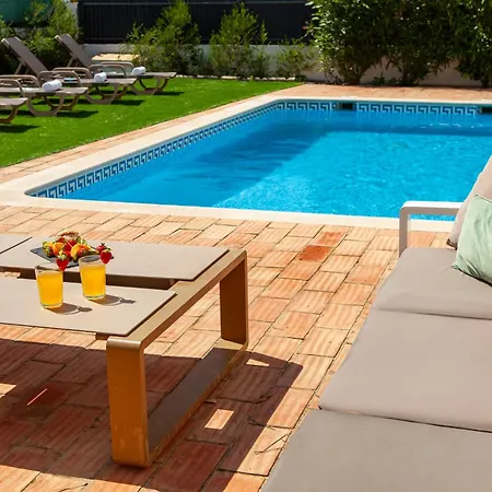 Bellegarde - Com Piscina Aquecivel E Bbq Em אלבופיירה