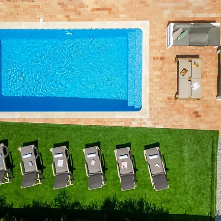 Bellegarde - Com Piscina Aquecivel E Bbq Em