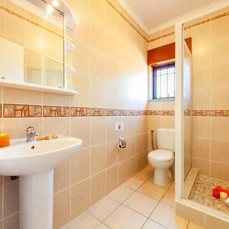 Villa Bellegarde - Com Piscina Aquecivel E Bbq Em Albufeira