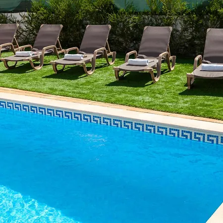 Villa Bellegarde - Com Piscina Aquecivel E Bbq Em